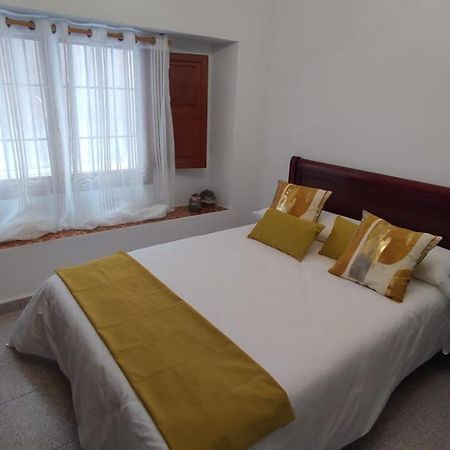 Casa Fernando Y Maruja Apartment เปโก ภายนอก รูปภาพ