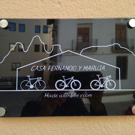 Casa Fernando Y Maruja Apartment เปโก ภายนอก รูปภาพ